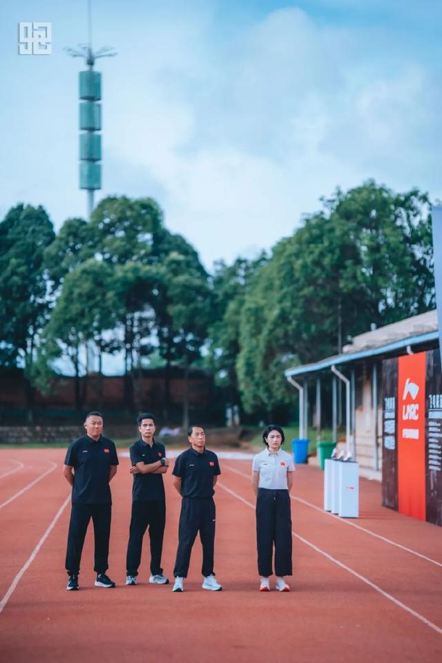 李宁受邀访问国家队训练基地